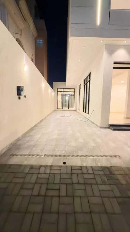Villa 250 SQM Facing East on 20m Width Street Ishbiliyah, East Riyadh, Riyadh