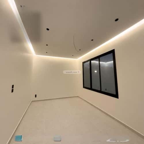 Villa 400 SQM Facing West on 15m Width Street The Valley, Hayil