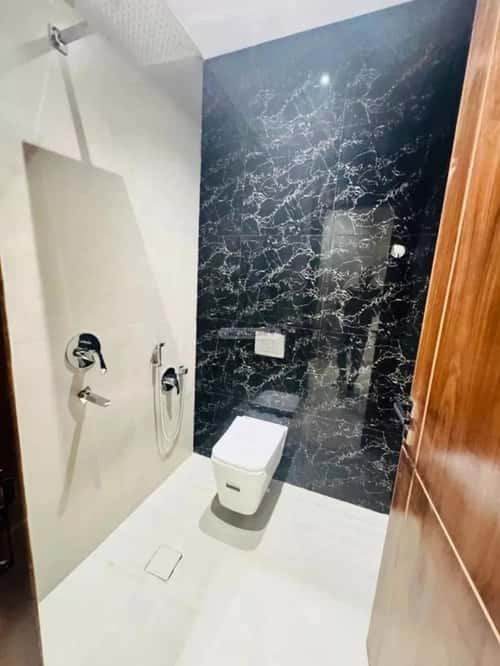 Villa 407.26 SQM Facing South on 15m Width Street Al-Muanisiyah, East Riyadh, Riyadh
