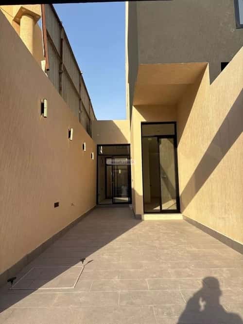 Floor 133.68 SQM with 3 Bedrooms King Fahd, North Riyadh, Riyadh
