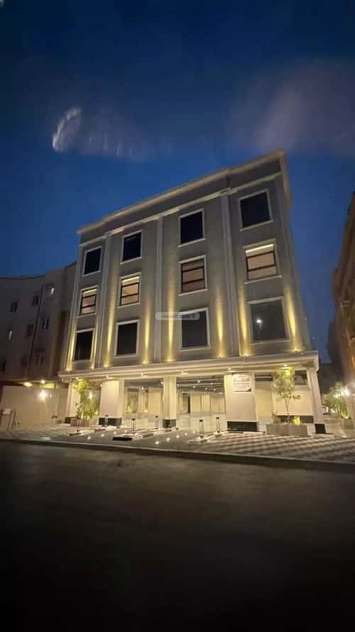عمارة 600 متر مربع واجهة شمالية العليا، الخبر