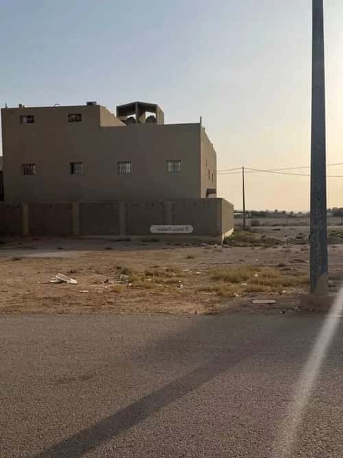 أرض 630 متر مربع شرقية على شارع 15م الجامعة، المزاحمية