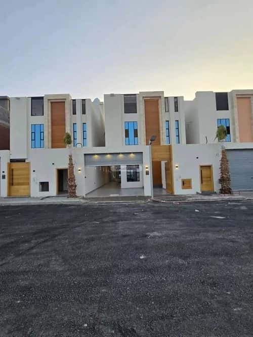 فيلا 300 متر مربع شرقية على شارع 16م الرحمانية، شرق جدة، جدة
