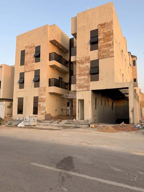 Building 400 SQM Facing South Al-Mahdiyah, West Riyadh, Riyadh