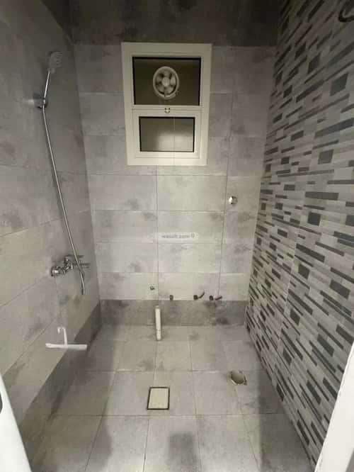 Floor 400 SQM with 5 Bedrooms Ghirnatah, East Riyadh, Riyadh