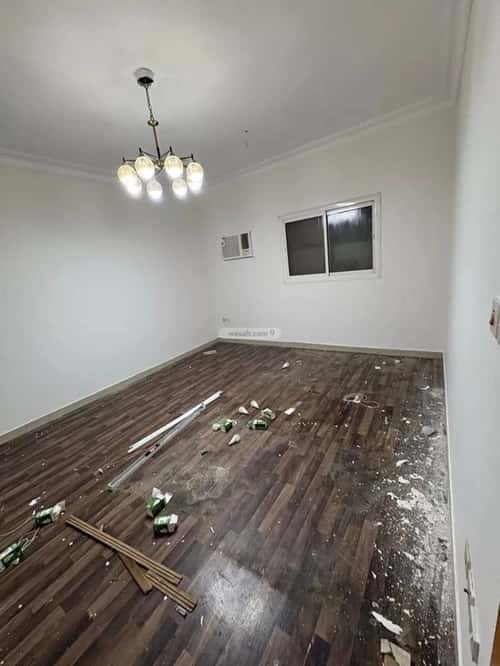 Floor 400 SQM with 5 Bedrooms Al-Yarmuk, East Riyadh, Riyadh