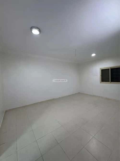 Floor 420 SQM with 5 Bedrooms Al-Yarmuk, East Riyadh, Riyadh