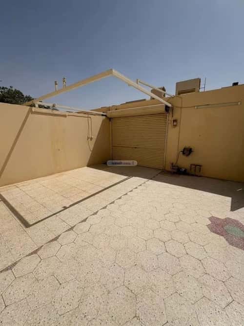 Floor 320 SQM with 5 Bedrooms Ishbiliyah, East Riyadh, Riyadh