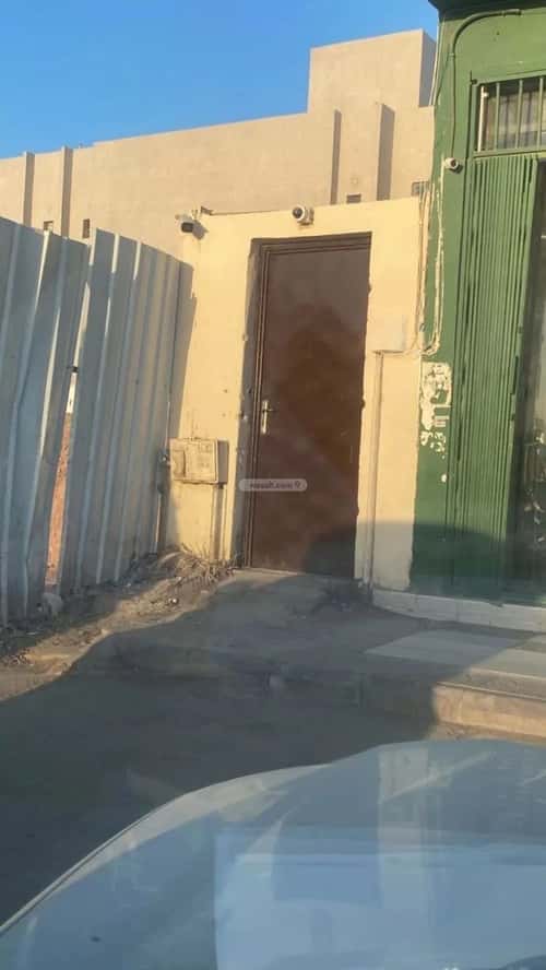 Building 1500 SQM Facing West Ar-Rimal, East Riyadh, Riyadh