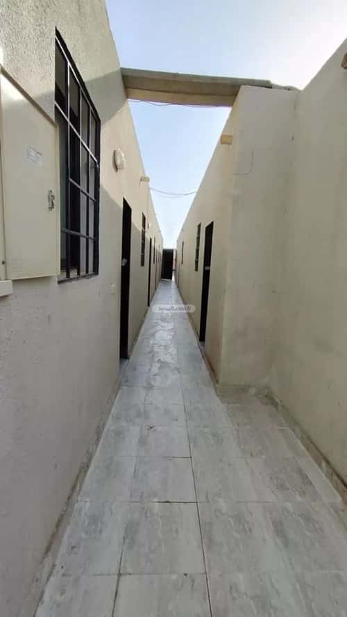عمارة 5000 متر مربع واجهة ثلاثة الرمال، شرق الرياض، الرياض
