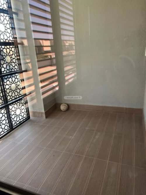 Villa 267.08 SQM Facing South with 9 Bedrooms Ar-Rimal, East Riyadh, Riyadh
