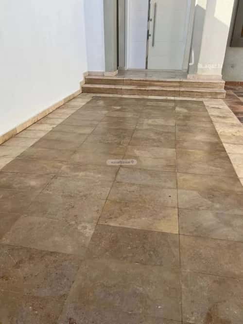 Villa 267.08 SQM Facing South with 9 Bedrooms Ar-Rimal, East Riyadh, Riyadh