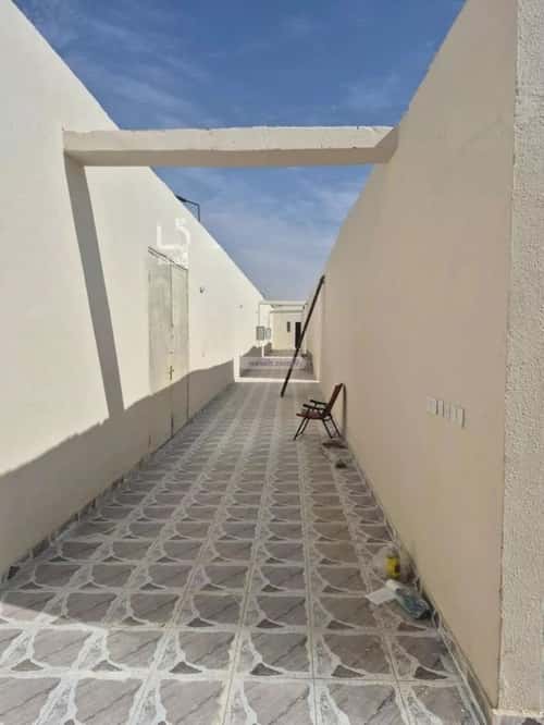Building 2700 SQM Facing West Ar-Rimal, East Riyadh, Riyadh