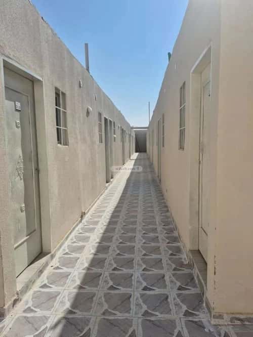 عمارة 2700 متر مربع واجهة غربية الرمال، شرق الرياض، الرياض