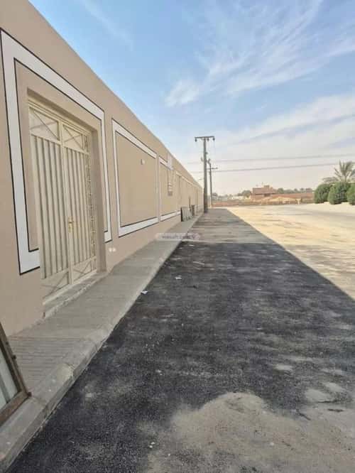 Building 2700 SQM Facing West Ar-Rimal, East Riyadh, Riyadh