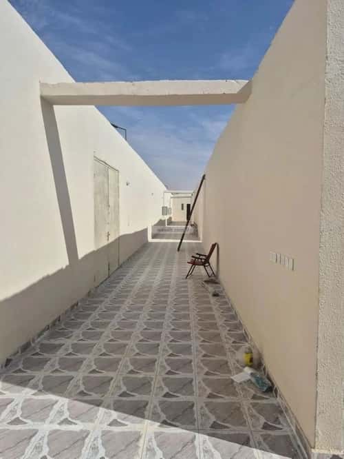 عمارة 2700 متر مربع واجهة غربية الرمال، شرق الرياض، الرياض