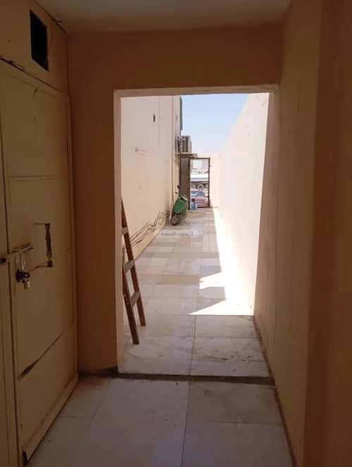 Building 1500 SQM Facing West Ar-Rimal, East Riyadh, Riyadh