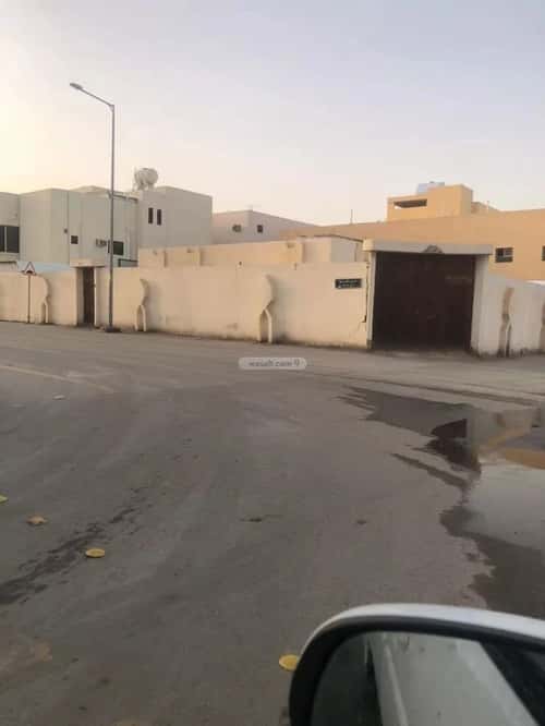 Villa 750 SQM Facing South West on 15m Width Street Dirab, West Riyadh, Riyadh