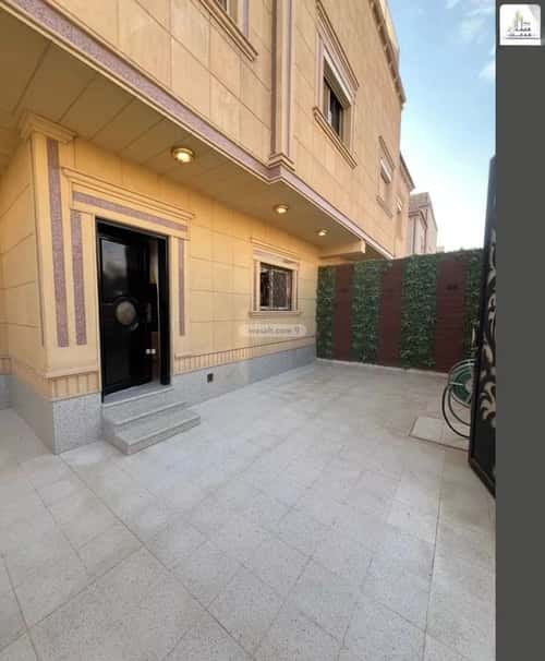 Villa 200 SQM Facing East with 5 Bedrooms King Abdullah, Central Riyadh, Riyadh