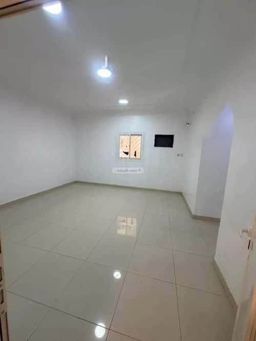 Building 750 SQM Facing West Al-Khaleej, East Riyadh, Riyadh