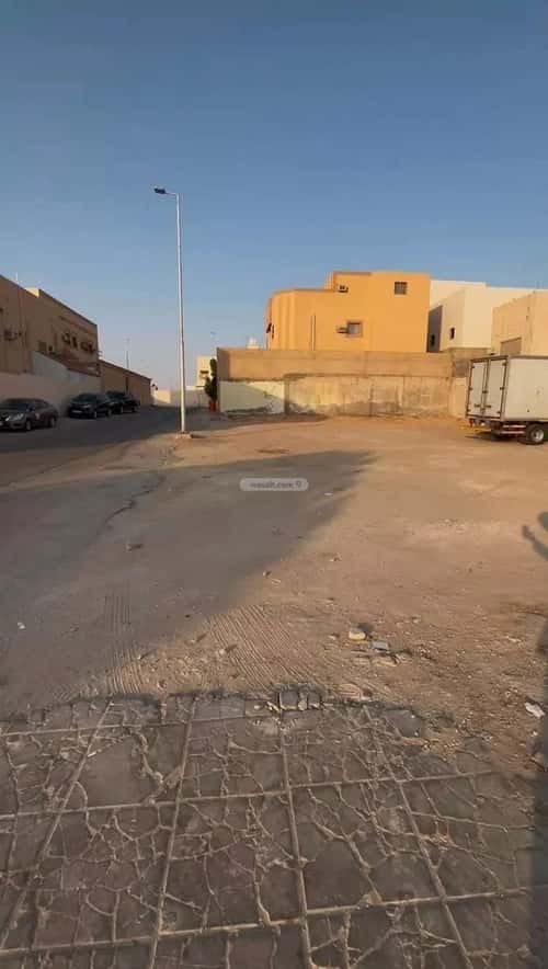 Land 680 SQM Facing West on 30m Width Street Al-Fayeziah, Bariduh