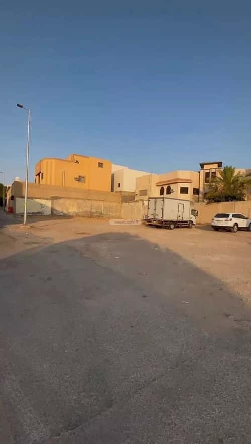 Land 680 SQM Facing West on 30m Width Street Al-Fayeziah, Bariduh
