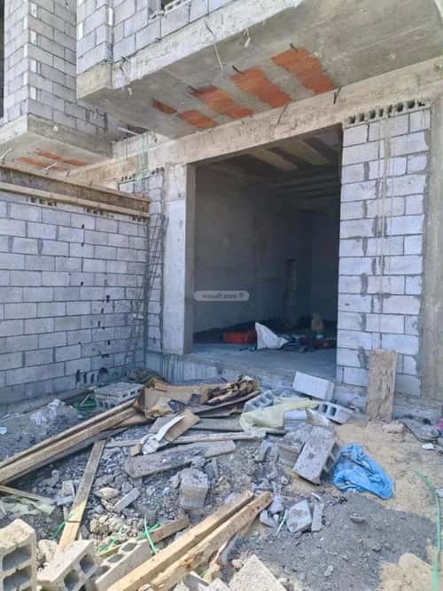 Villa 250 SQM Facing South on 24m Width Street King Fahad Dist, Aldammam