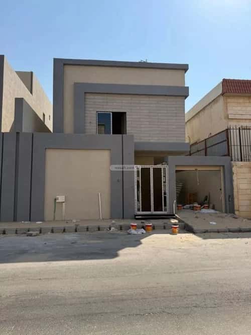 فيلا 240 متر مربع شرقية على شارع 15م الجلوية، الدمام