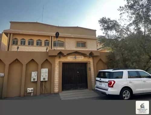 فيلا 640 متر مربع شرقية على شارع 12م الشفاء، جنوب الرياض، الرياض