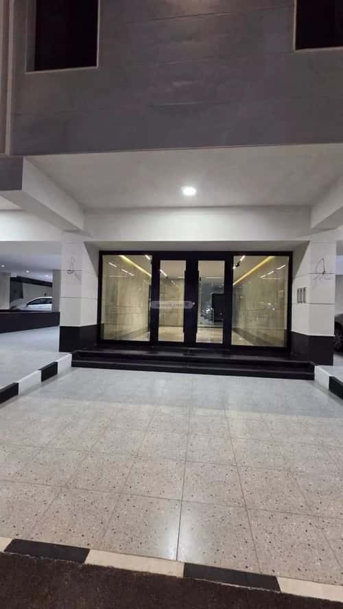 Apartment 750 SQM with 3 Bedrooms Al Azizeyyah, North Jeddah, Jeddah