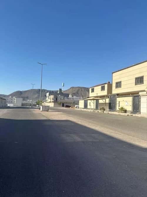 أرض 300 متر مربع شرقية على شارع 25م السكب، المدينة المنورة