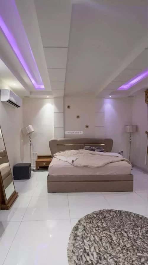 Floor 450 SQM with 5 Bedrooms Al-Janadriyah, East Riyadh, Riyadh