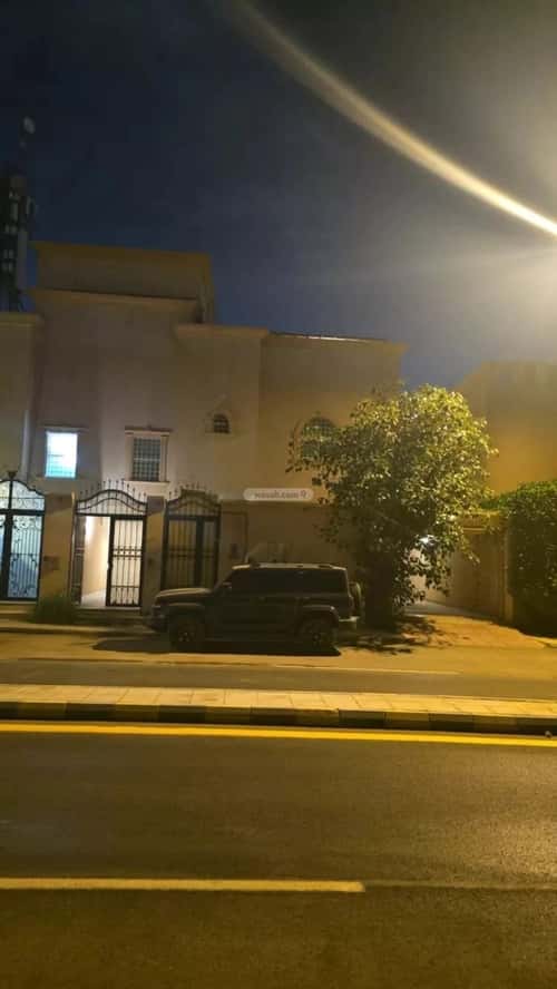 فيلا 375 متر مربع شمالية على شارع 15م الربيع، شمال الرياض، الرياض