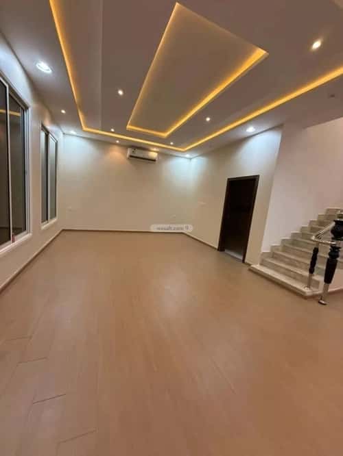 Villa 200 SQM Facing South with 8 Bedrooms Al-Mahdiyah, West Riyadh, Riyadh