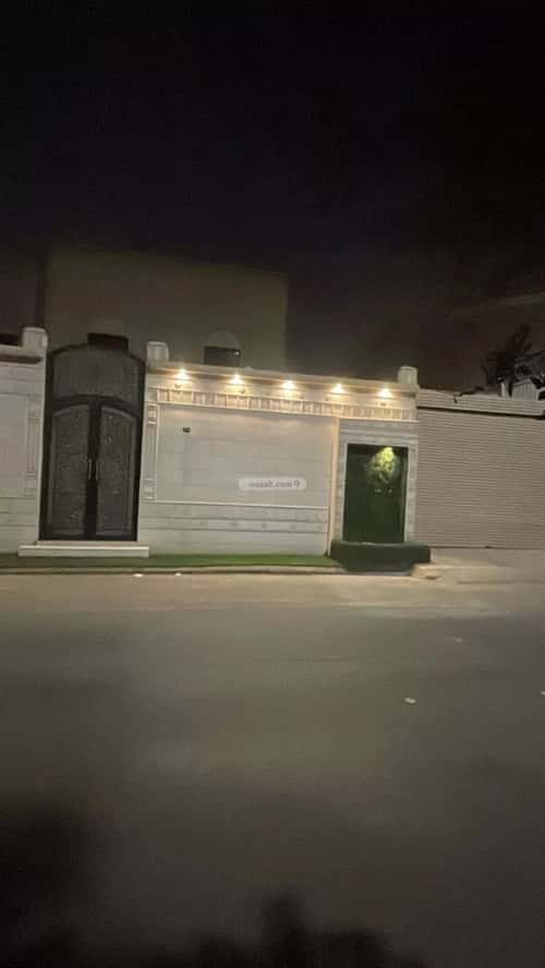 فيلا 930 متر مربع جنوبية على شارع 25م الروضة، شرق الرياض، الرياض
