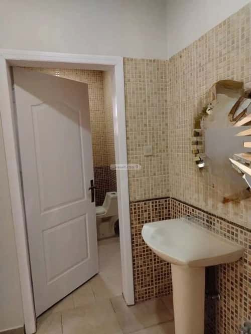 Floor 550 SQM with 4 Bedrooms Al-Wadi, North Riyadh, Riyadh