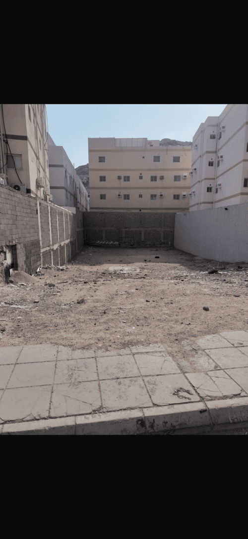 أرض 824.13 متر مربع شرقية على شارع 14م بطحاء قريش، مكة المكرمة