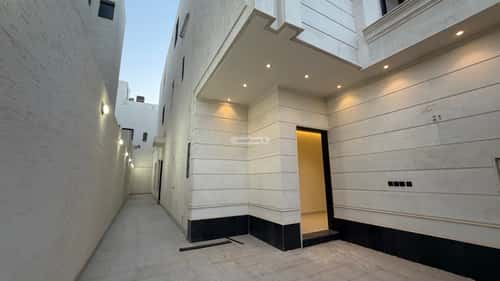 Villa 300 SQM Facing East with 5 Bedrooms Ishbiliyah, East Riyadh, Riyadh