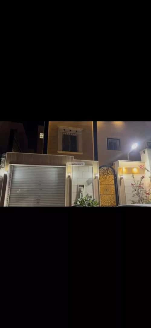Villa 200 SQM Facing South with 7 Bedrooms Al-Mahdiyah, West Riyadh, Riyadh
