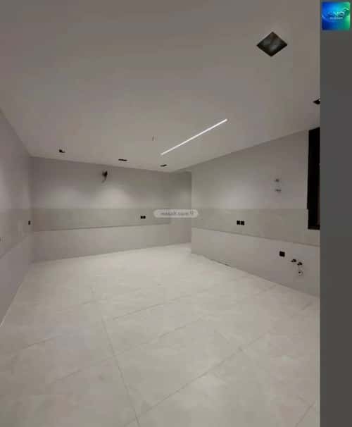 فيلا 250 متر مربع جنوبية على شارع 30م ضاحية الملك فهد، الدمام