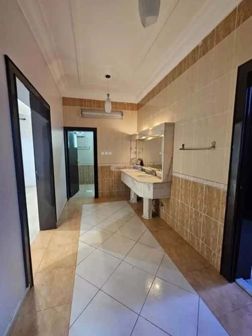 Floor 900 SQM with 6 Bedrooms Al-Murooj, Abha