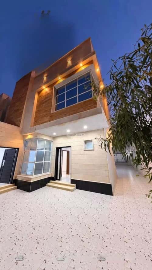 فيلا 375 متر مربع شمالية على شارع 15م الوادي، حائل