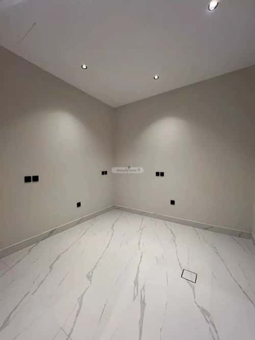 Villa 200 SQM Facing South on 15m Width Street Al Alo'Lo', North Jeddah, Jeddah