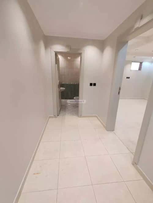 Floor 650 SQM with 4 Bedrooms Al-Marwah, South Riyadh, Riyadh