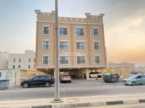 شقة 800 متر مربع ب 4 غرف الشعلة، الدمام