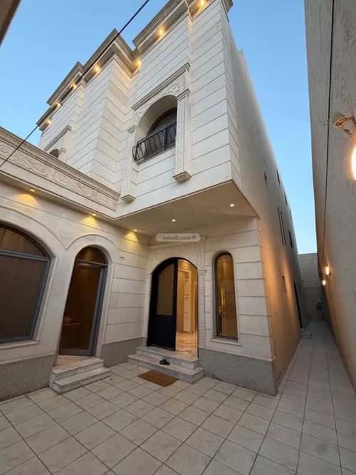 Villa 300 SQM Facing North with 7 Bedrooms Al-Muanisiyah, East Riyadh, Riyadh