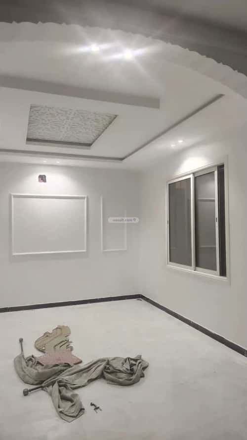 Villa 300 SQM Facing West with 8 Bedrooms Ar-Rimal, East Riyadh, Riyadh