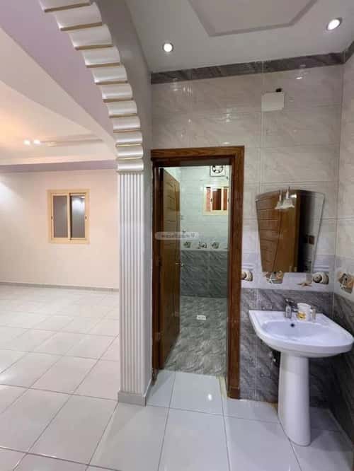 Apartment 600 SQM with 4 Bedrooms Al-Qadisiyah Al-Gharbiyah, Alttayif