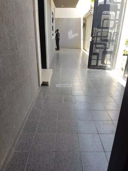 Floor 400 SQM with 8 Bedrooms Al-Mahdiyah, West Riyadh, Riyadh