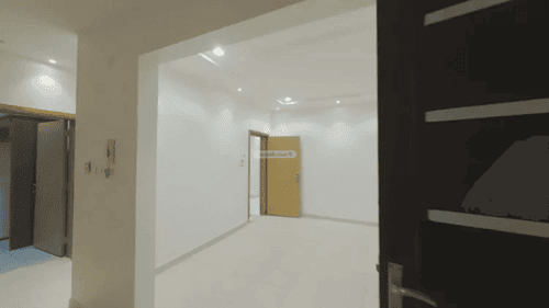 Floor 318.5 SQM with 5 Bedrooms Ar-Rayan, East Riyadh, Riyadh